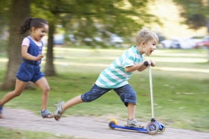 Eine Abmahnung wegen Kinderlärm ist möglich, wenn rücksichtsloses Verhalten vorliegt.