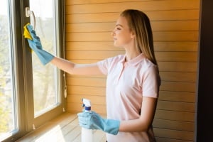 Besenrein: Weder Badezimmer noch Fenster müssen gründlich gereinigt werden.