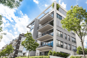 Der Energieausweis innerhalb einer WEG ist auch Pflicht, wenn eine Wohnung verkauft oder vermietet wird.