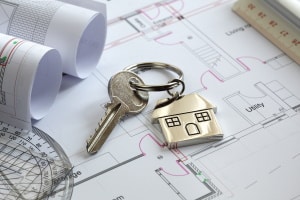 Immobilienverwaltung: Welche Aufgaben Dritte übernehmen, sollte vertraglich bestimmt sein.