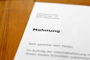 Mahnung: Steht die Miete aus, könne Vermieter dies anmahnen.