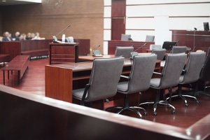 Der Prozess um eine Mietminderung ohne Anwalt ist in der ersten Instanz auch vor Gericht möglich. 
