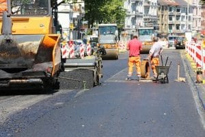 Ein Mietminderung wegen Straßenbauarbeiten ist unter Umständen möglich.