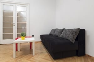Verdeckte Kellerfenster: Eine Mietminderung wäre möglich, wenn eine Wohnraumnutzung vertraglich vereinbart ist.