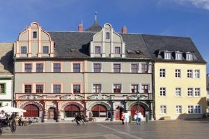 Ein Zweifamilienhaus kaufen um Eigenbedarf vereinfacht anmelden zu können, ist nicht möglich.